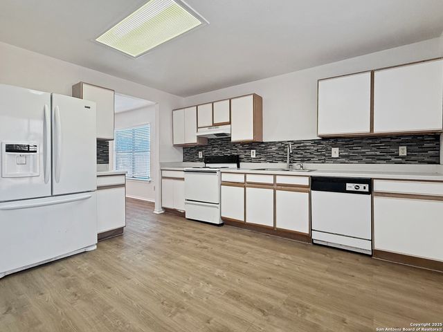 7011 Cole Creek, Converse, TX 78109