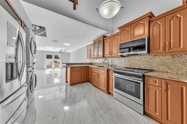 5445 W 27th Lane, Hialeah, FL 33016
