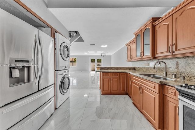 5445 W 27th Lane, Hialeah, FL 33016