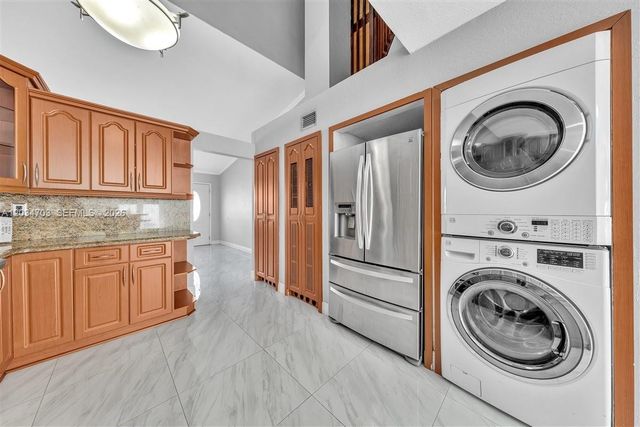 5445 W 27th Lane, Hialeah, FL 33016