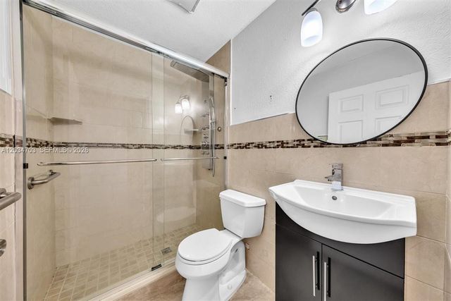 5445 W 27th Lane, Hialeah, FL 33016