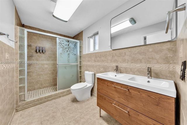 5445 W 27th Lane, Hialeah, FL 33016