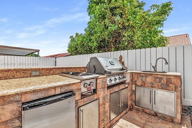 5445 W 27th Lane, Hialeah, FL 33016