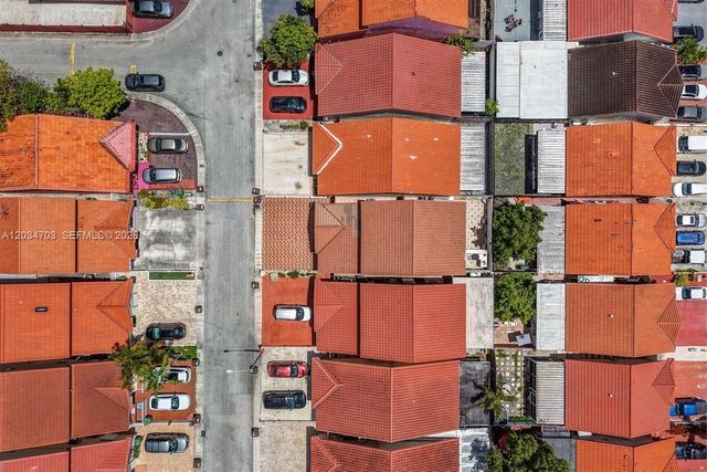 5445 W 27th Lane, Hialeah, FL 33016
