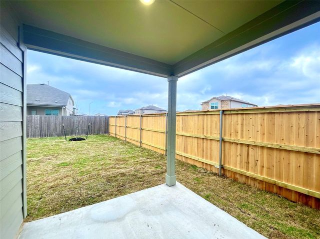 305 Milliner LOOP, Hutto, TX 78634