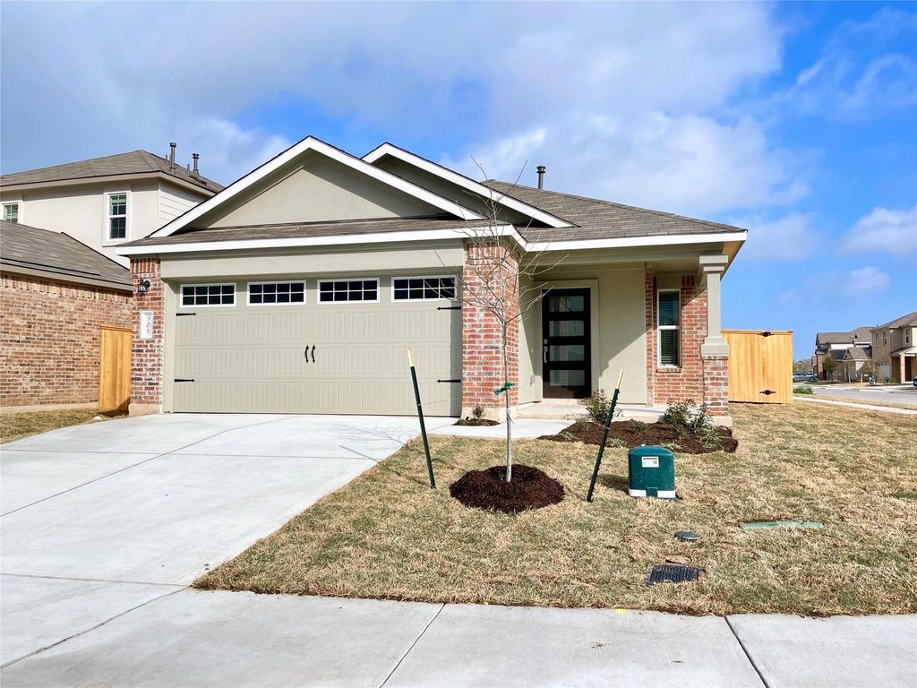 305 Milliner LOOP, Hutto, TX 78634