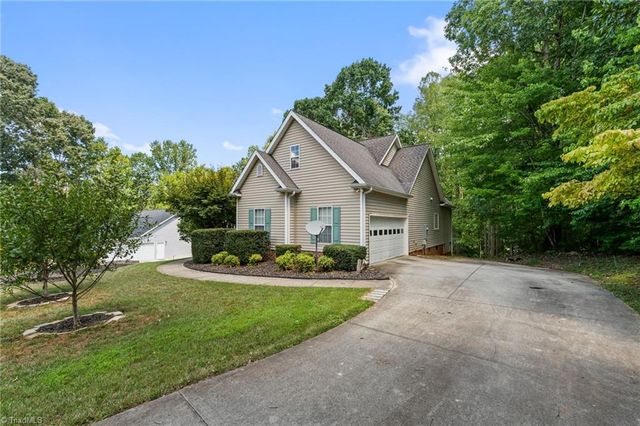 7702 Perthshire Drive, Oak Ridge, NC 27310