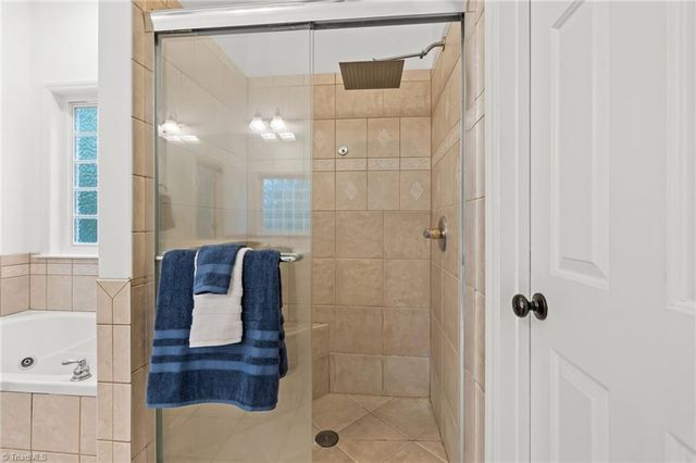 7702 Perthshire Drive, Oak Ridge, NC 27310