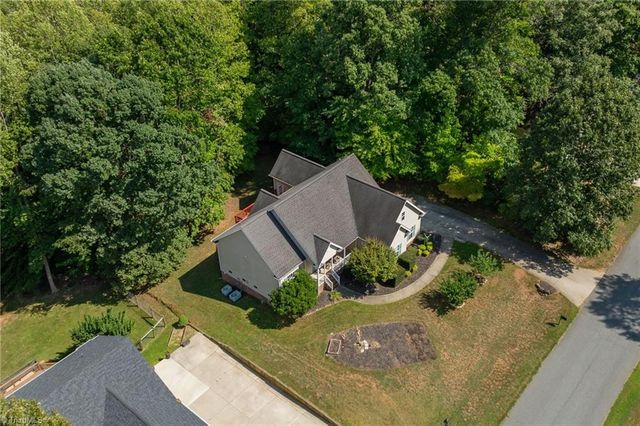 7702 Perthshire Drive, Oak Ridge, NC 27310