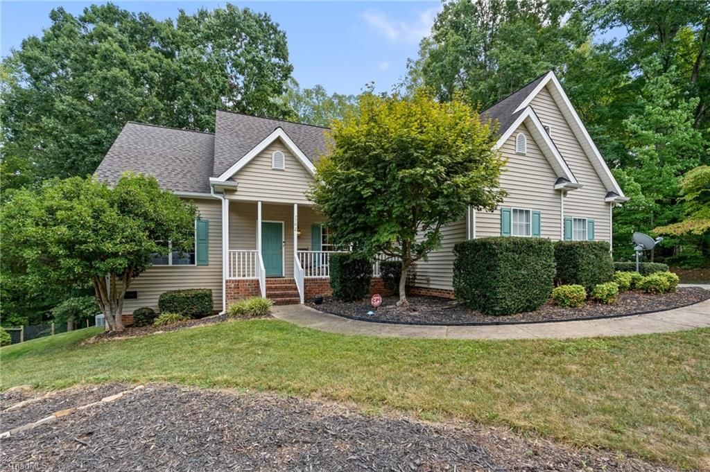 7702 Perthshire Drive, Oak Ridge, NC 27310