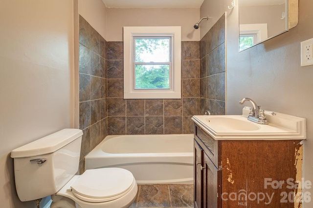 1 Narbeth Road, Asheville, NC 28806