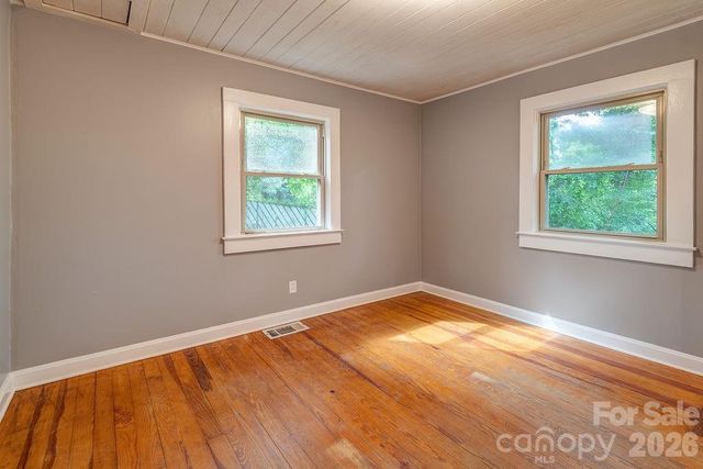 1 Narbeth Road, Asheville, NC 28806