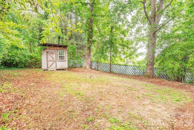 1 Narbeth Road, Asheville, NC 28806