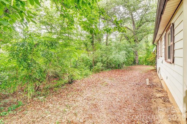 1 Narbeth Road, Asheville, NC 28806