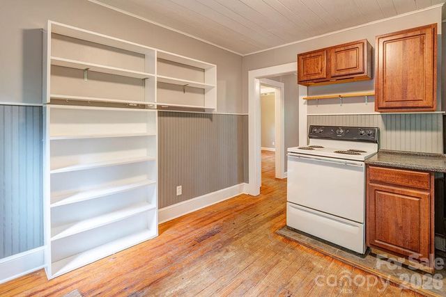 1 Narbeth Road, Asheville, NC 28806