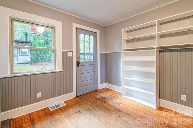 1 Narbeth Road, Asheville, NC 28806