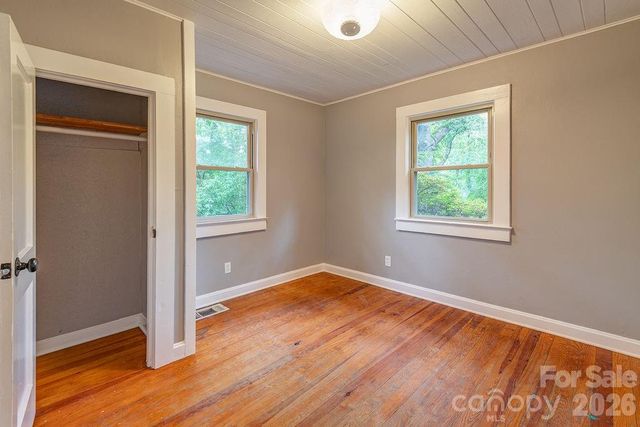 1 Narbeth Road, Asheville, NC 28806