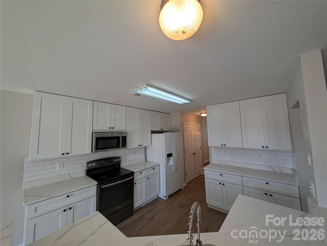 11307 Breezehill Lane, Charlotte, NC 28262