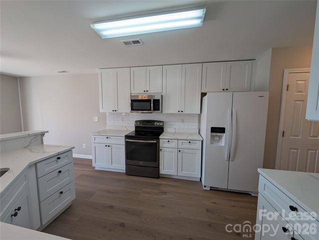 11307 Breezehill Lane, Charlotte, NC 28262