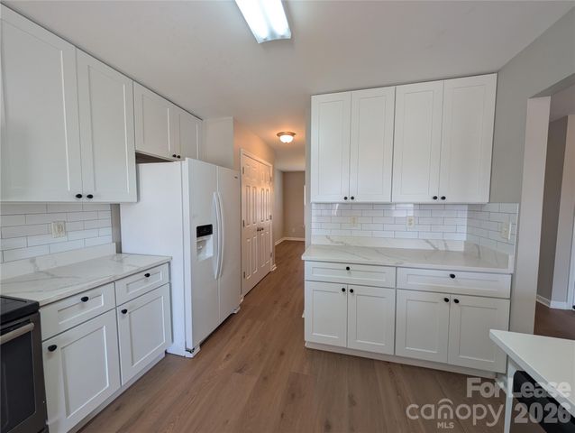 11307 Breezehill Lane, Charlotte, NC 28262