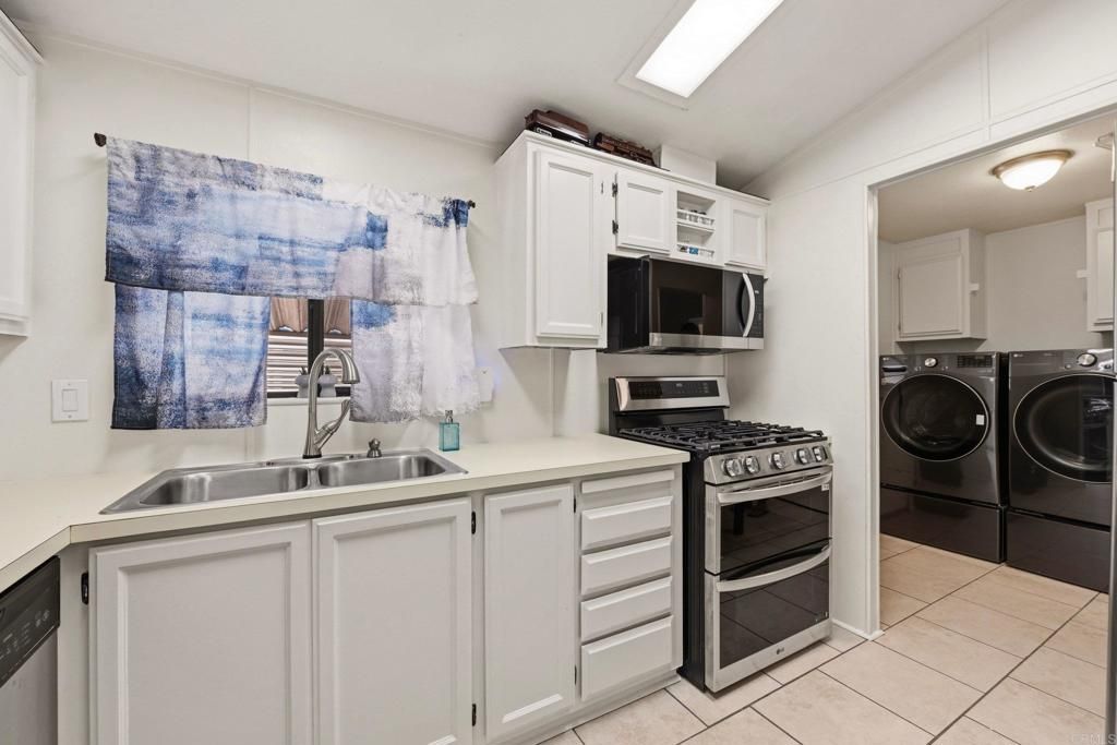 Image 9 of property listing at 4616 N River Road 27, Oceanside, CA 92057