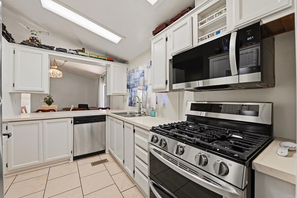 Image 12 of property listing at 4616 N River Road 27, Oceanside, CA 92057