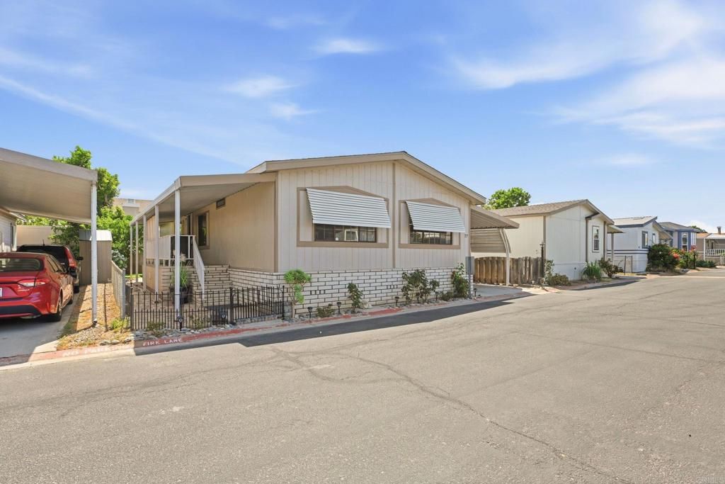 Image 1 of property listing at 4616 N River Road 27, Oceanside, CA 92057