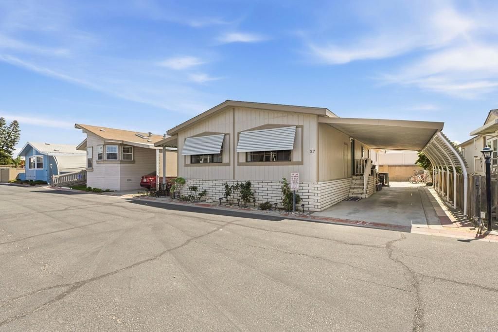 Image 2 of property listing at 4616 N River Road 27, Oceanside, CA 92057