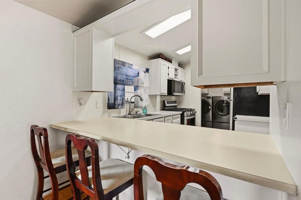 Image 8 of property listing at 4616 N River Road 27, Oceanside, CA 92057