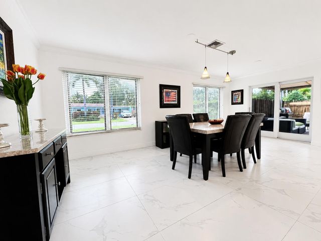 301 NW 26th Court, Wilton Manors, FL 33311