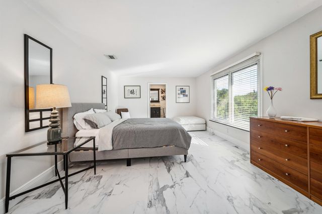 301 NW 26th Court, Wilton Manors, FL 33311