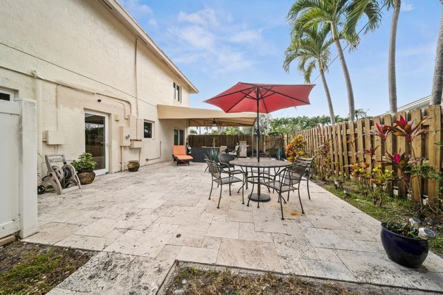 301 NW 26th Court, Wilton Manors, FL 33311