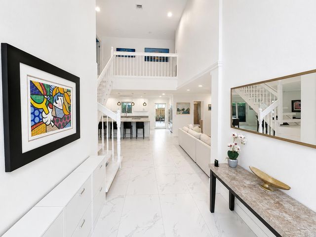 301 NW 26th Court, Wilton Manors, FL 33311