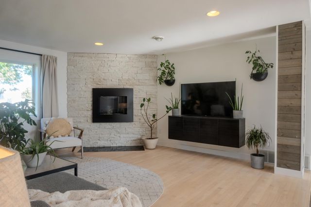 1814 Brentwood Court, West Fargo, ND 58078