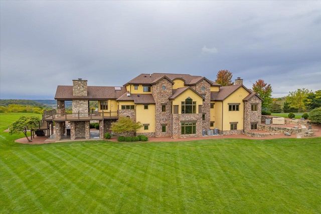 S10970 Butternut Road, Spring Green, WI 53588