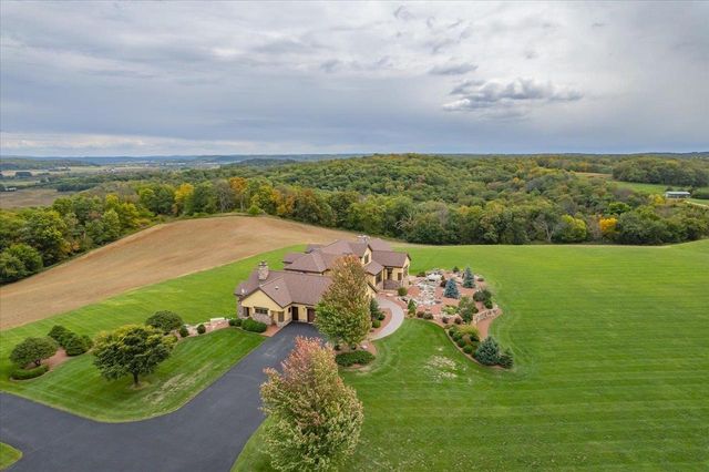 S10970 Butternut Road, Spring Green, WI 53588