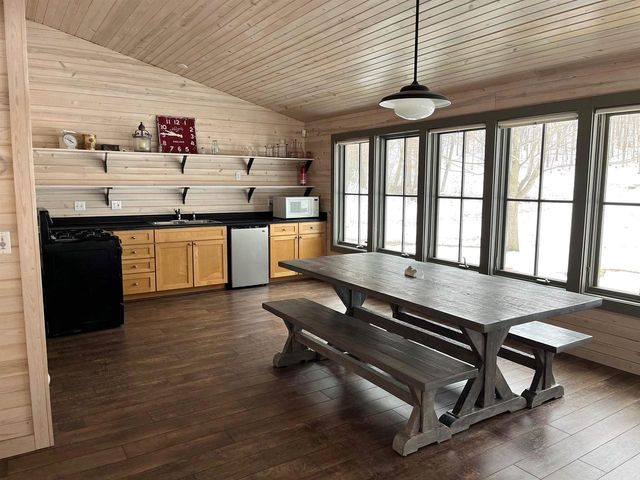 S10970 Butternut Road, Spring Green, WI 53588