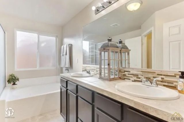 9602 Downie River, Bakersfield, CA 93311