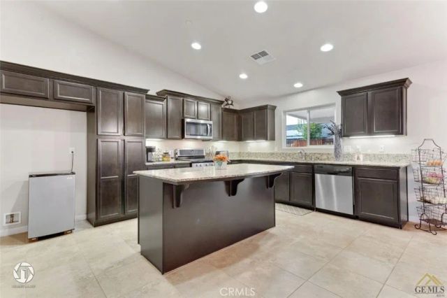 9602 Downie River, Bakersfield, CA 93311