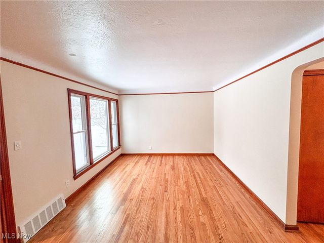 27175 Cameron Avenue, Euclid, OH 44132