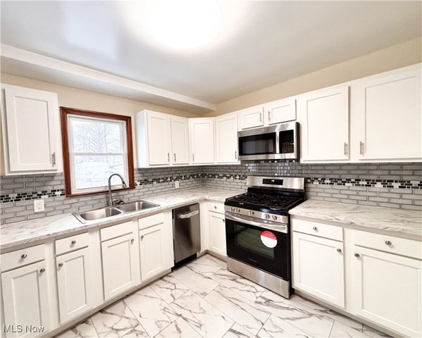 27175 Cameron Avenue, Euclid, OH 44132