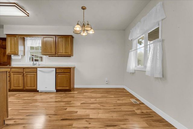 1177 Glendale Street, Burton, MI 48509
