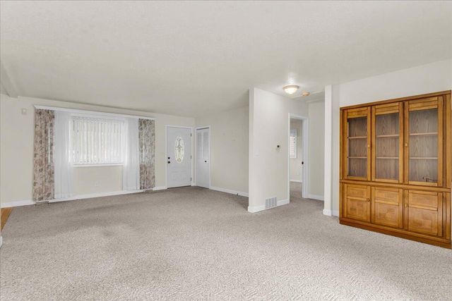 1177 Glendale Street, Burton, MI 48509