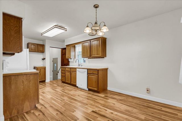1177 Glendale Street, Burton, MI 48509