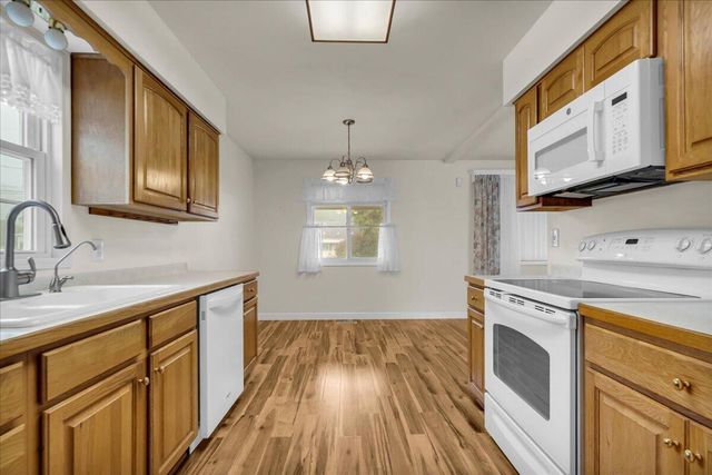 1177 Glendale Street, Burton, MI 48509