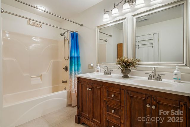 154 Harris Street, Spruce Pine, NC 28777