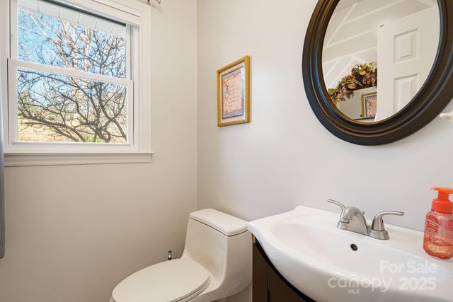 154 Harris Street, Spruce Pine, NC 28777