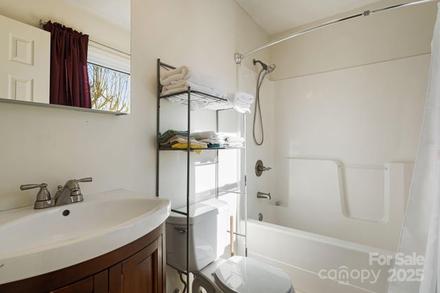 154 Harris Street, Spruce Pine, NC 28777