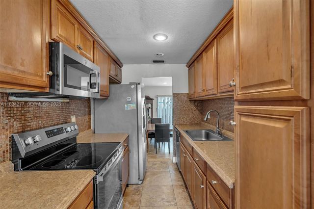 8256 NW 9th Court 2, Plantation, FL 33324
