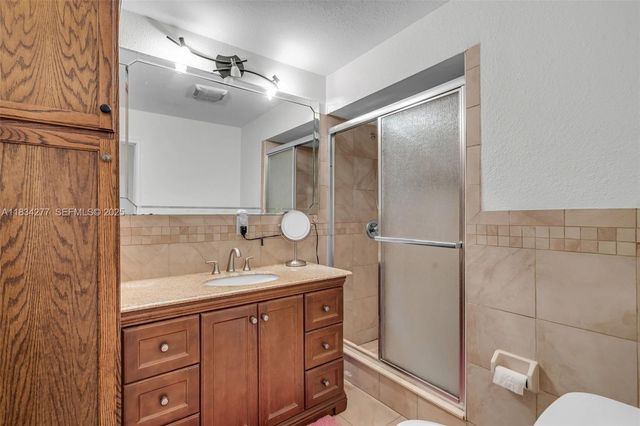 8256 NW 9th Court 2, Plantation, FL 33324
